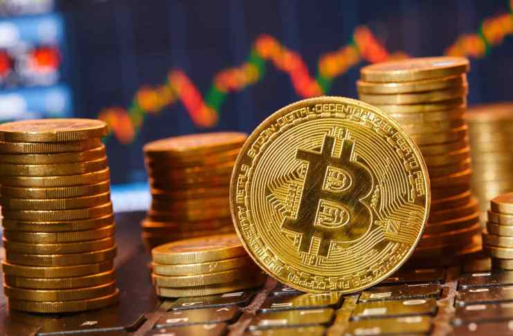 Bitcoin analýza – cena stúpla na 38 000 $, od reverzie trendu sme stále ďaleko