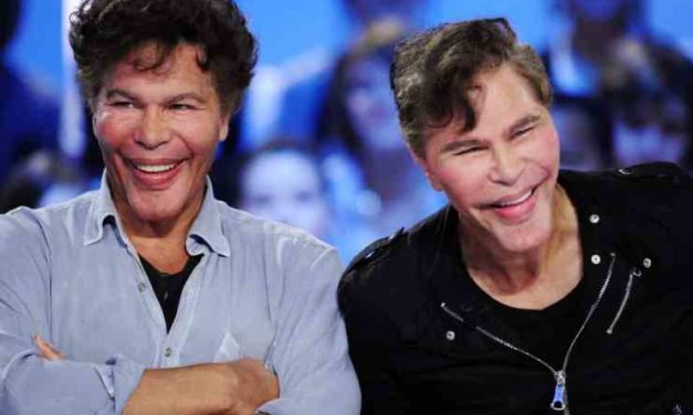 Zomreli dvojčatá, ktoré sa vo svete kryptomien preslávili slávnymi meme