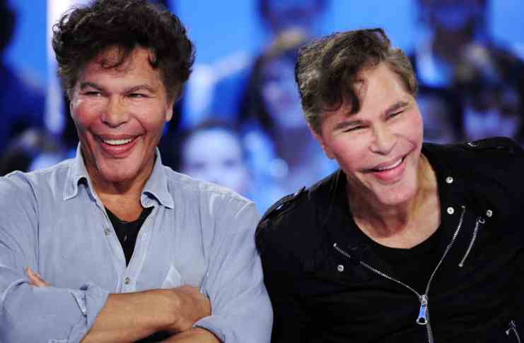 Zomreli dvojčatá, ktoré sa vo svete kryptomien preslávili slávnymi meme