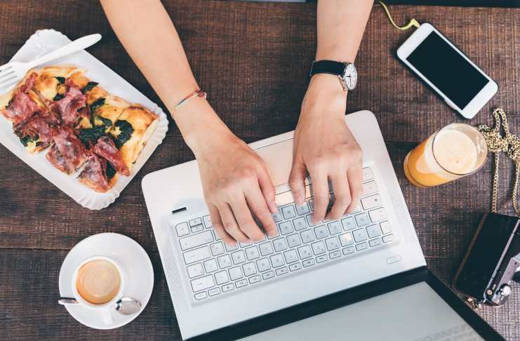 3 kryptoinfluenceri s kvalitnými názormi a rozbormi, ktorých sa oplatí sledovať