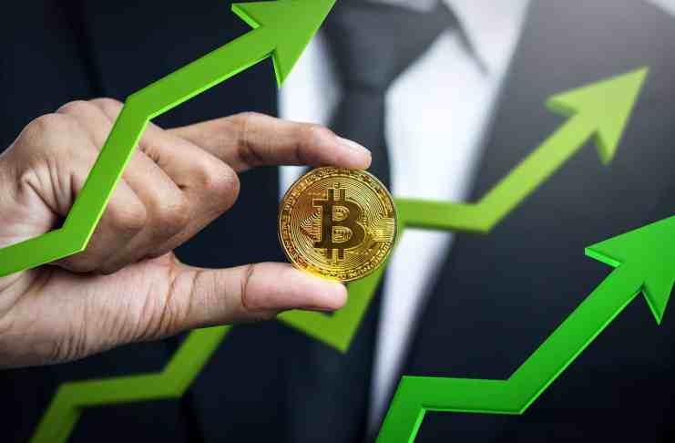 Počet bitcoinov na burzách klesá – cena sa môže nachádzať aktuálne na dne