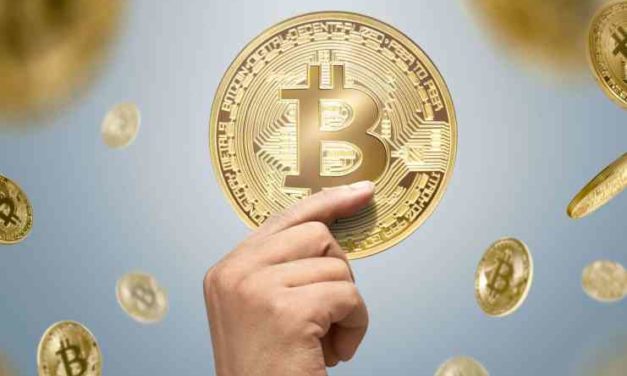 Robert Kiyosaki: „Bitcoin predstavuje peniaze ľudu, preto ho podporujem. No zlato a striebro sú božími peniazmi“