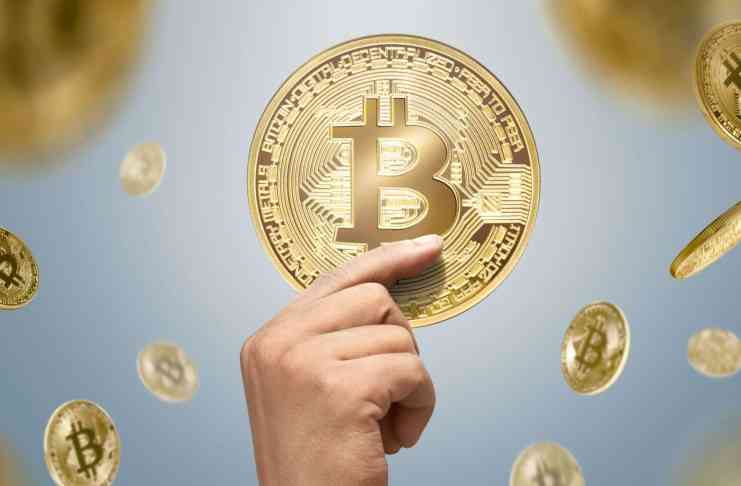 Robert Kiyosaki: „Bitcoin predstavuje peniaze ľudu, preto ho podporujem. No zlato a striebro sú božími peniazmi“