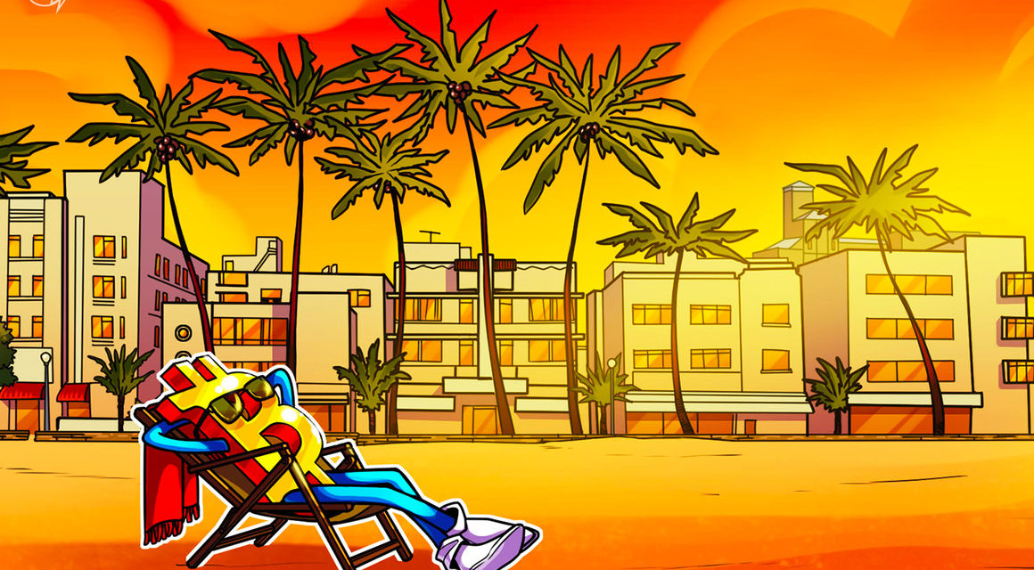 Mayor unveils 'Miami Bull' statue with laser eyes to kick off Bitcoin 2022