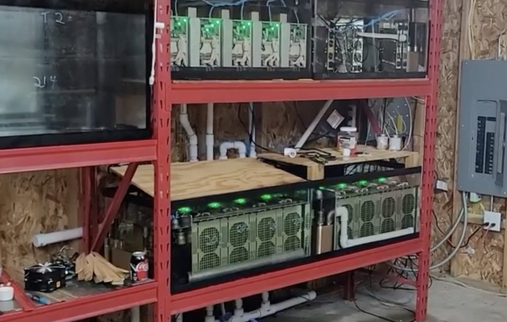 Water great idea! Bitcoin mining heats this swimming pool