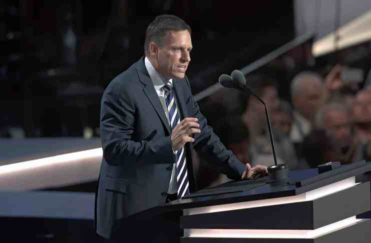 Peter Thiel sa na konferencii Bitcoin 2022 ostro pustil do Etherea, Warrena Buffetta a ďalších