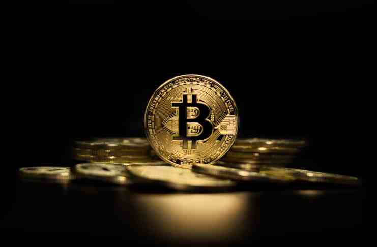 Populárny ekonóm Harry Dent: „Bitcoin padne na 3 000 dolárov a v ďalšom boome vystrelí až na 500 000 USD!“