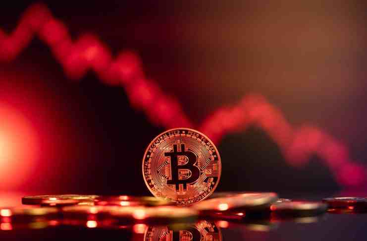 Špičkový obchodník Peter Brandt, ktorý predpovedal pád BTC v roku 2017, hovorí o poklese až na 12 000 USD