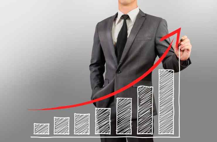 Známe akcie a kryptomeny: komu sa darilo posledné roky lepšie?