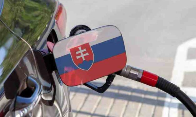 Slováci už tankujú drahší benzín ako Nemci. Porovnanie cien