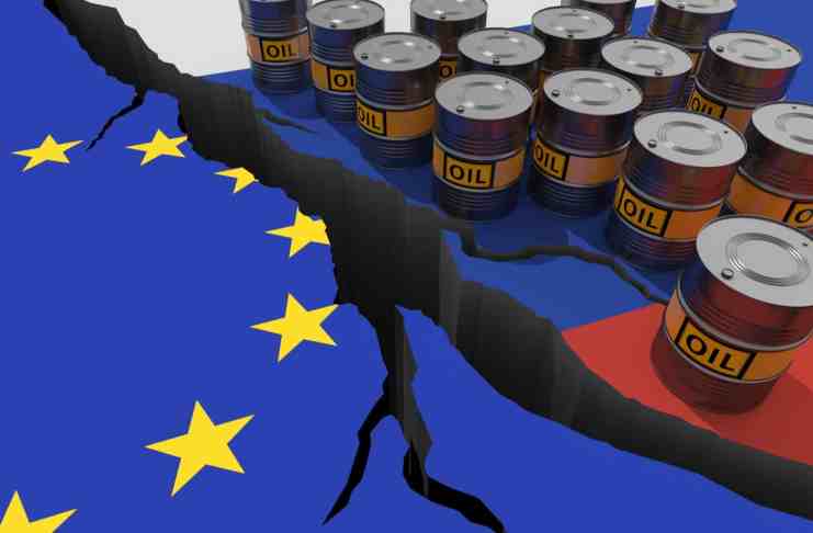 JPMorgan: barel ropy môže stať 380 USD, ak sa zastaví nakupovanie ruskej ropy