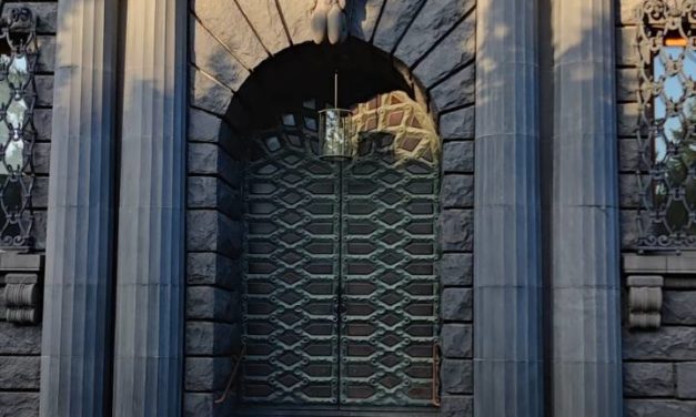 Bitcoin and the banking system: Slammed doors and legacy flaws