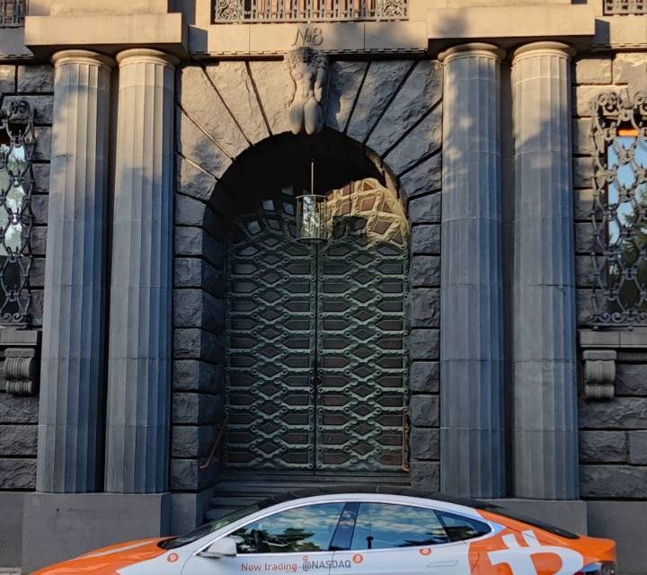 Bitcoin and the banking system: Slammed doors and legacy flaws