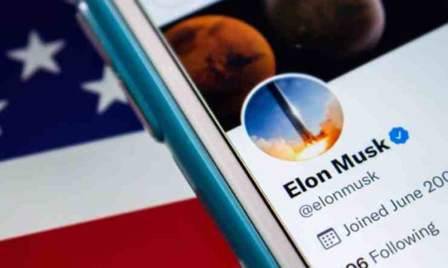 Elon Musk: „Ľudstvo musí naďalej využívať ropu a zemný plyn, inak civilizácia zanikne.”