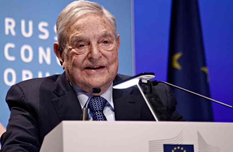 Miliardár George Soros odporúča investovať do Muskovej Tesly a do Fordu