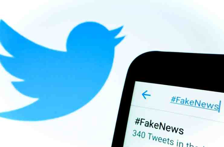 Charles Hoskinson: „Nemôžem sa dočkať toho, keď Musk prevezme Twitter“