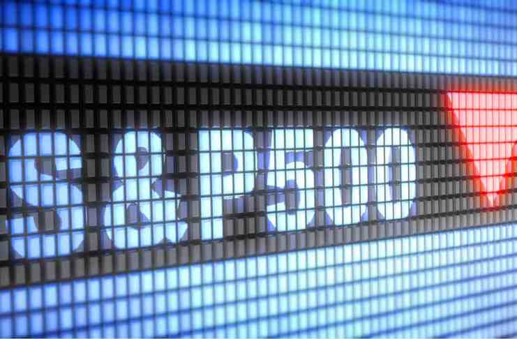 Index S&P 500 sa správa rovnako ako v roku 2008. Prepadnú sa trhy ešte viac?