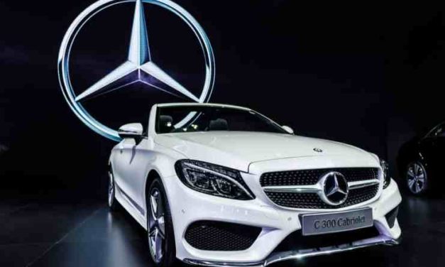 Wall Street odporúča investovať do značky Mercedes-Benz. Aký je dôvod?