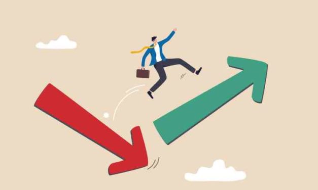 Analytik Mike McGlone: Bitcoin a Ethereum finalizujú ročnú korekciu