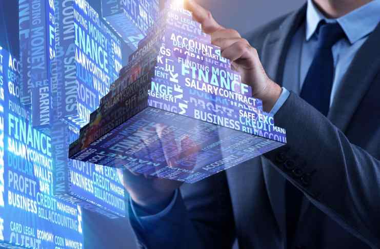 Bývalý komisár EÚ je zapletený v Ponziho schéme!