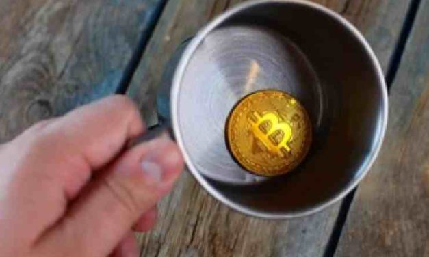 Bitcoin opakuje rok 2018. Na čo by sa mali zamerať investori?