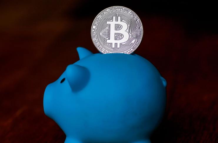 Burzy nedokážu zastaviť extrémne odlivy bitcoinov. Čo sa deje?