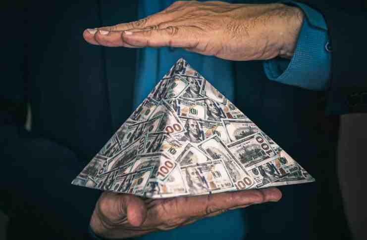 Bývalý predstaviťeľ SEC-u označil Tether za Ponziho schému