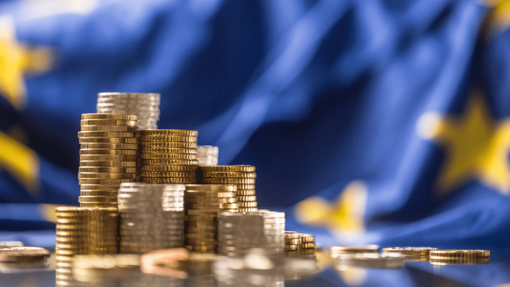 Krajiny eurozóny musia pomôcť centrálnej banke. Inflácia je príliš odolná