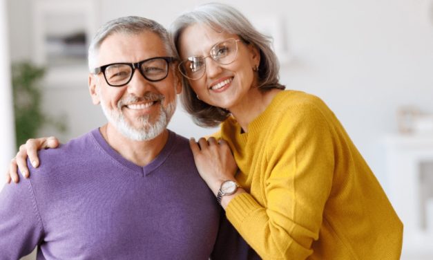 Penzisti majú od štátu nárok na 100 eur, zamestnanci až na 275 eur. Na čo ich musia použiť a kto ich môže získať?