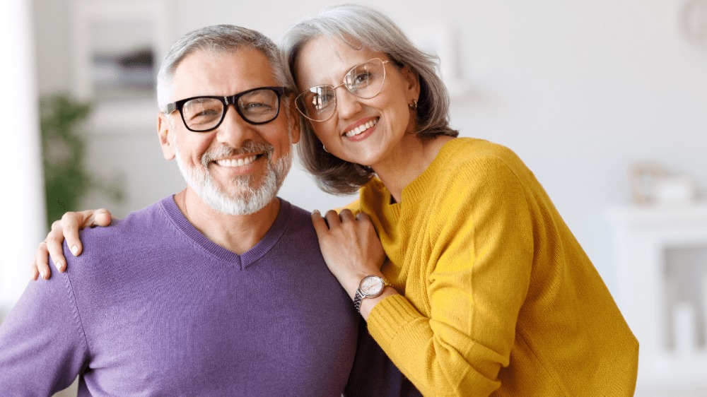 Penzisti majú od štátu nárok na 100 eur, zamestnanci až na 275 eur. Na čo ich musia použiť a kto ich môže získať?