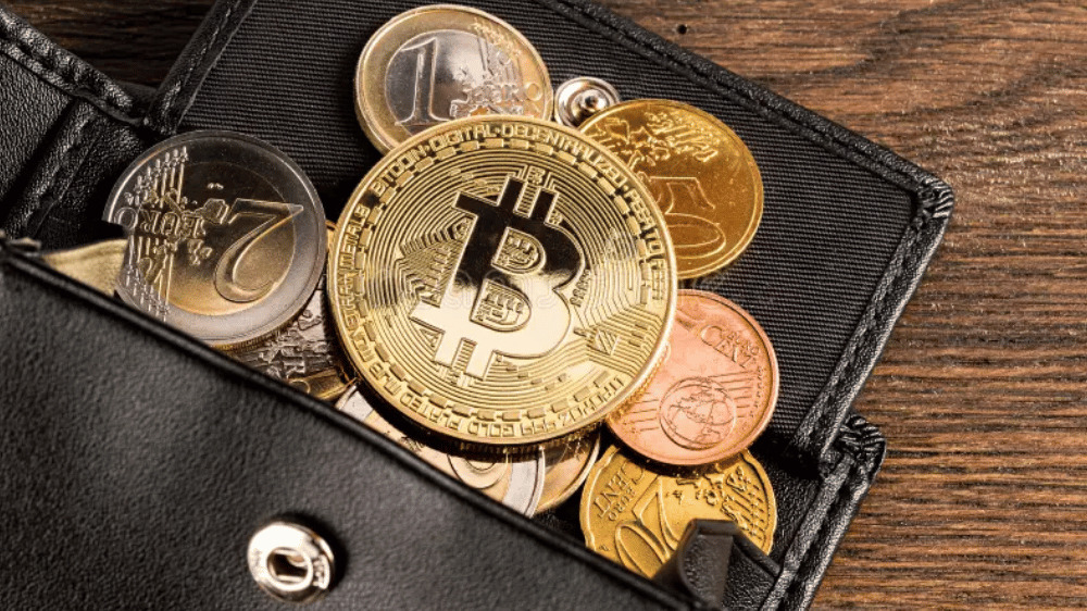 V októbri 2013 mal Bitcoin cenu 204 dolárov. Tieto kryptomeny môžu nasledovať jeho cestu