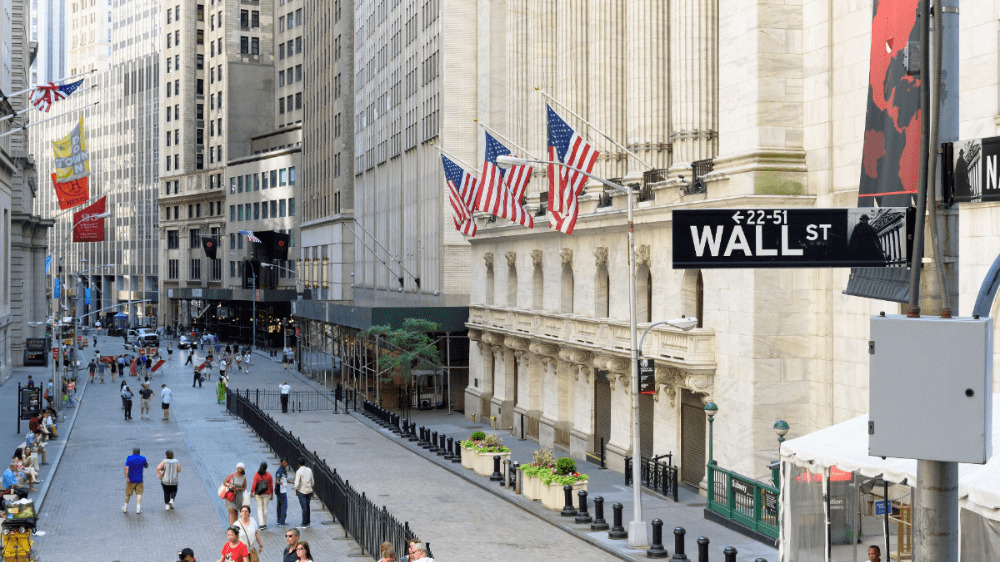 Wall Street poznačili obavy z recesie. Akcie zaznamenali masívne straty