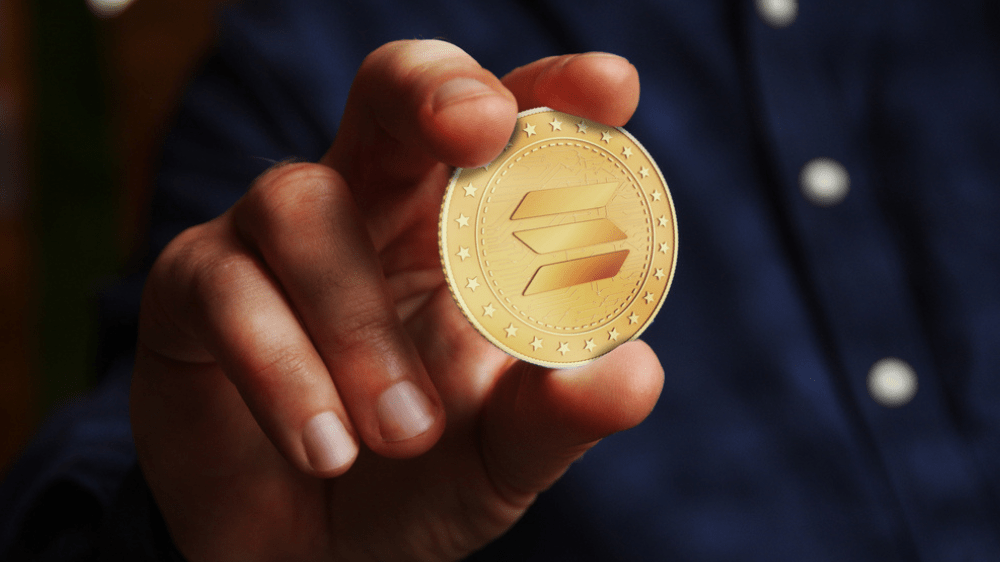 Umelá inteligencia vybrala tri najlepšie kryptomeny na investovanie: Solana, Ripple a Everlodge