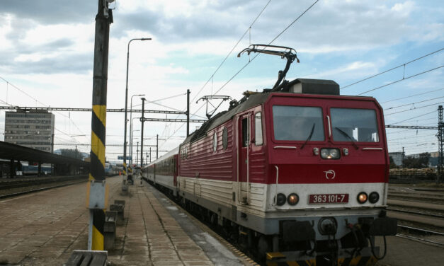 Nielen študenti. Na cestovanie vlakmi zadarmo má nárok aj ďalšia skupina Slovákov