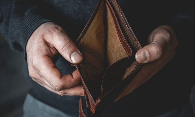 Mnohí Slováci majú smutné Vianoce bez výplaty. Pomôcť sa snaží Sociálna poisťovňa