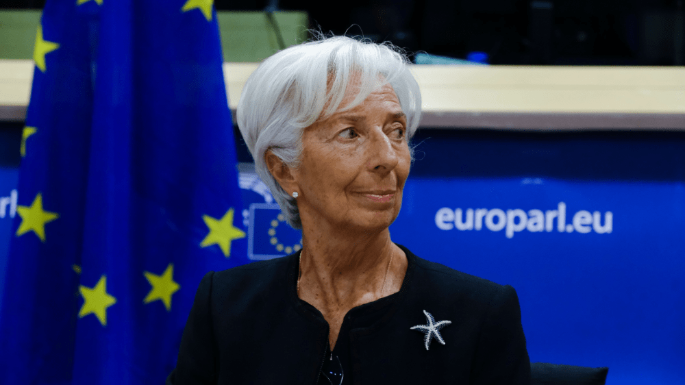 Európska centrálna banka upresnila, kedy bude znižovať úrokové sadzby. Termín sa blíži