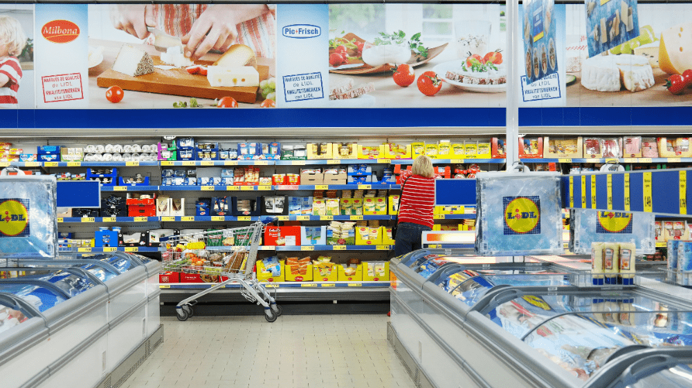 Slováci prestali nakupovať. Tržby obchodníkov neprestajne klesajú