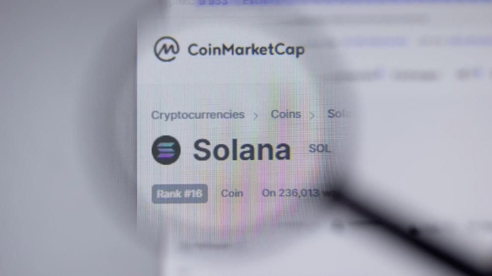 Kryptotrh zachvátila chamtivosť: Obchodníci sa hrnú do kryptomien Solana , Fetch.AI a KangaMoon