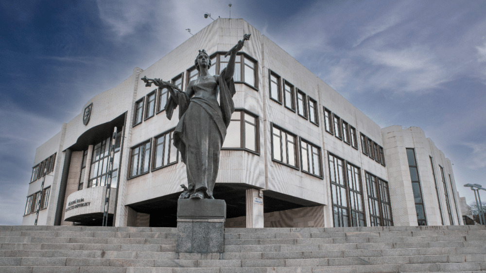 Ministerstvo financií pripravuje zákon, ktorý na Slovensku otrasie celým finančným sektorom