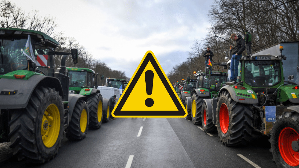 Polícia upozorňuje vodičov. Traktory zablokujú slovenské cesty