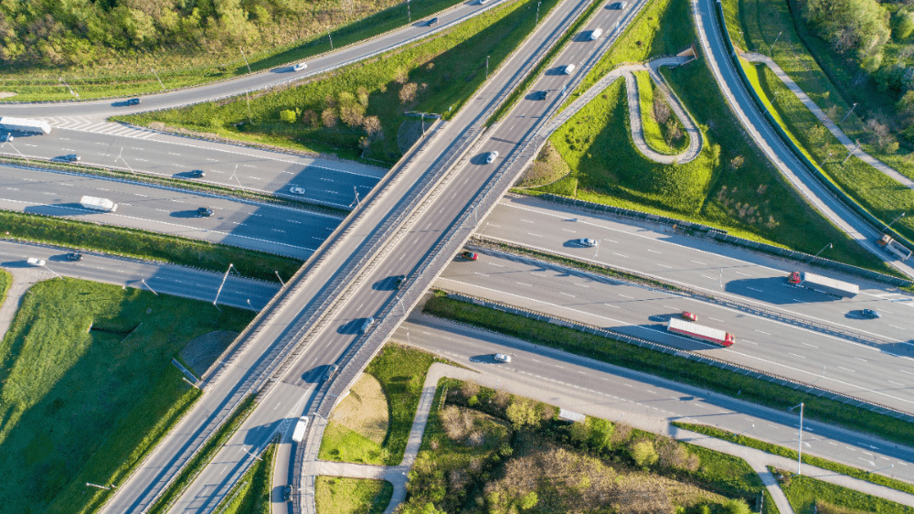 Slovensko je o krok bližšie k novej diaľničnej známke. Kedy sa jej dočkáme?