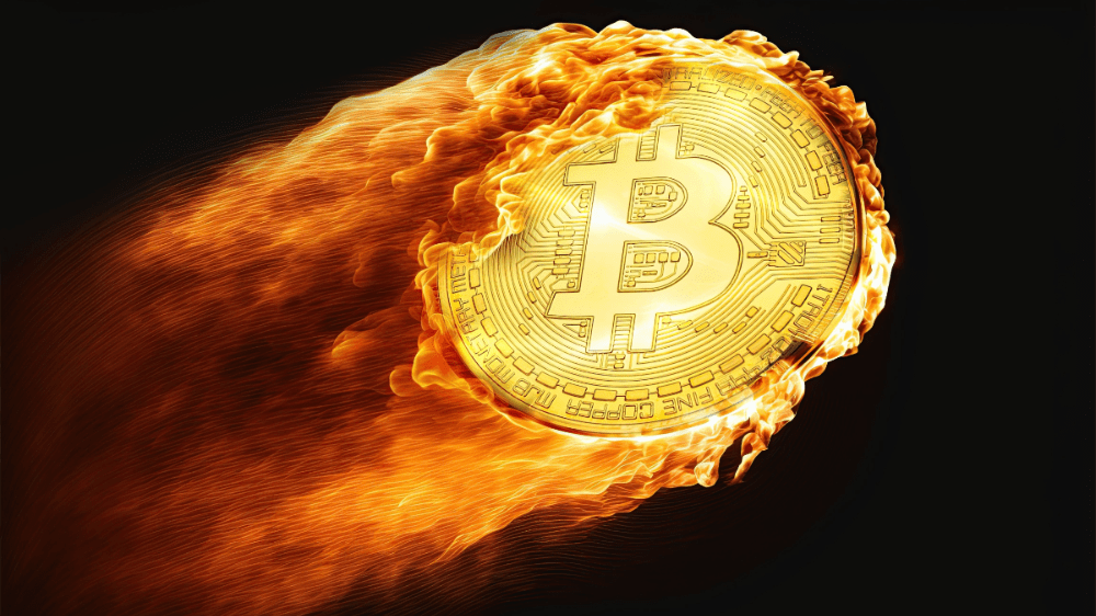 Bitcoin mieri na rekordnú úroveň. Trhom valcuje optimizmus