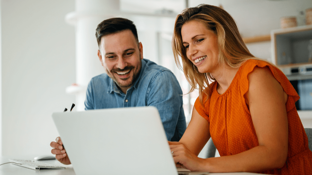 Finančná správa potešila tisíce Slovákov. Vyplatila viac ako 600 miliónov eur