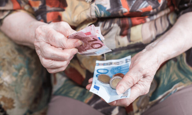 Niektorí penzisti majú nárok na dva dôchodky naraz