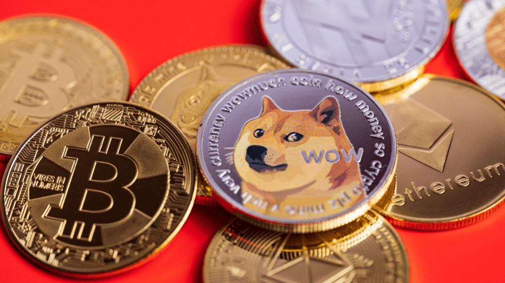 Investičná príležitosť: Tieto 3 kryptomeny sa oplatí kupovať, kým je cena Bitcoinu nízka