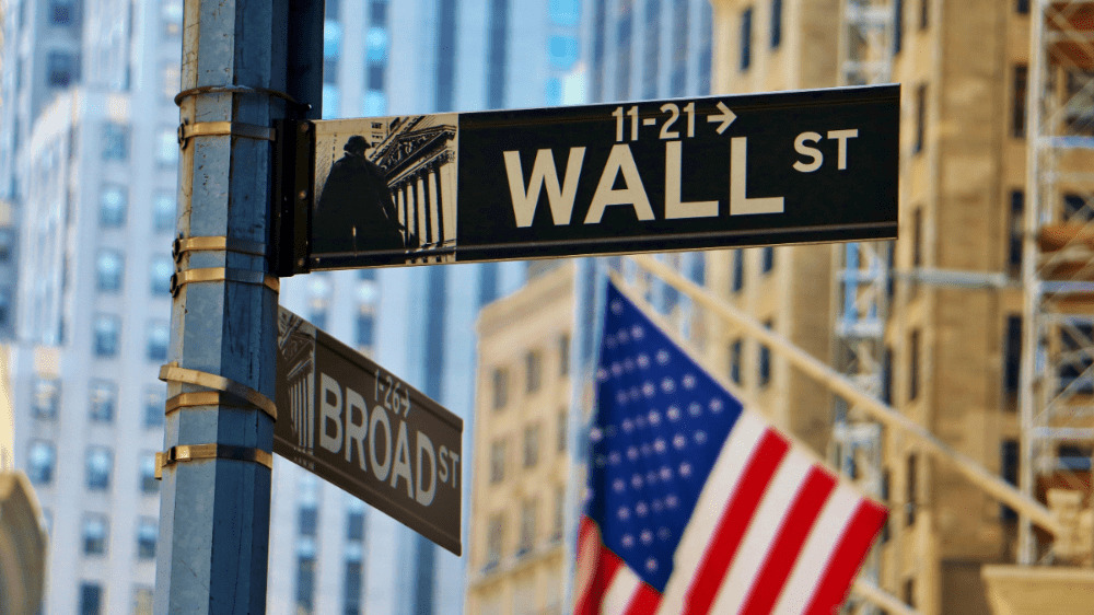 Na Wall Street padol ďalší rekord. Jeden z akciových indexov sa odtrhol z reťaze