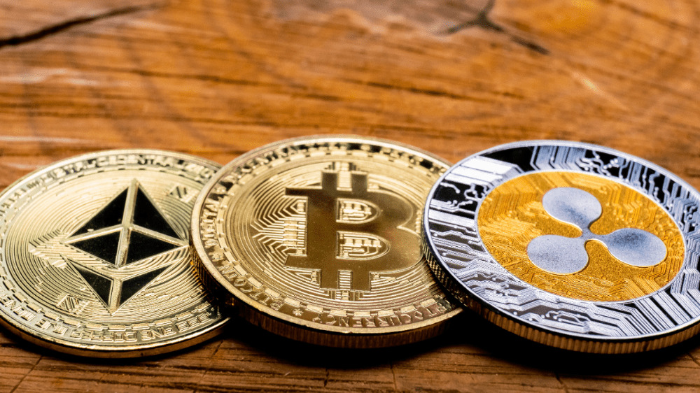 Prečo altcoiny padajú, keď Bitcoin a Ethereum bojujú o maximá? Tu je odpoveď