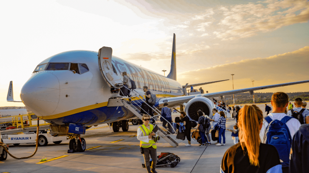 Až štyri letecké spoločnosti dostali mastné pokuty. Cestujúcim účtovali nezákonné poplatky