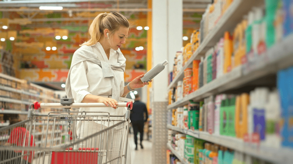 Tvrdá ruka štátu: SNS navrhuje zdaniť obchodné reťazce