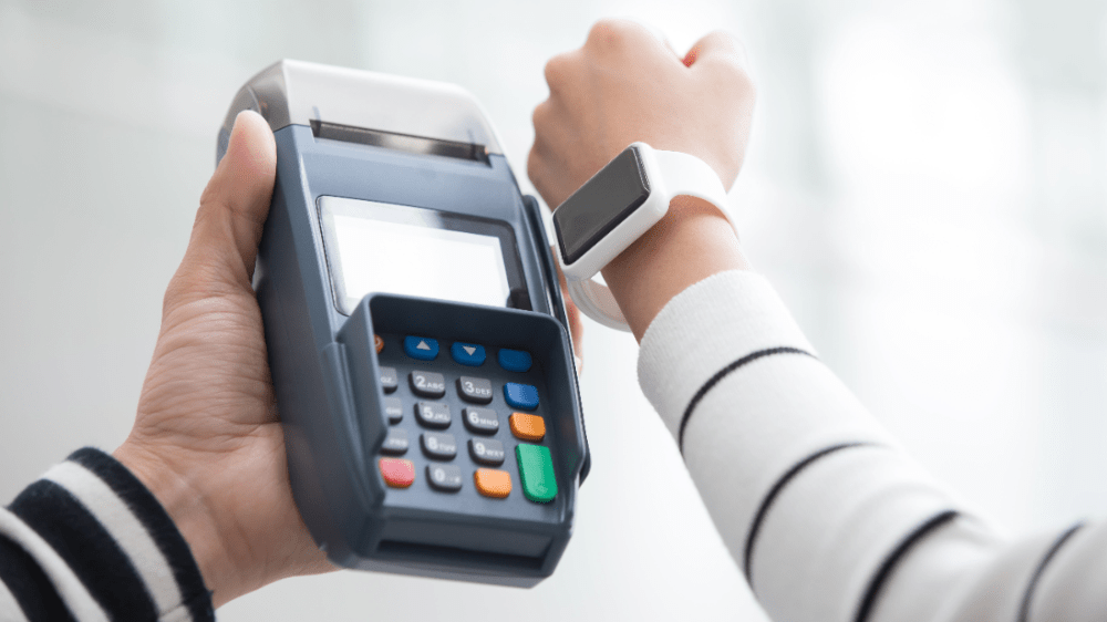 Všetky banky rušia službu, ktorú klienti využívajú denne. Nahradí ju niečo iné